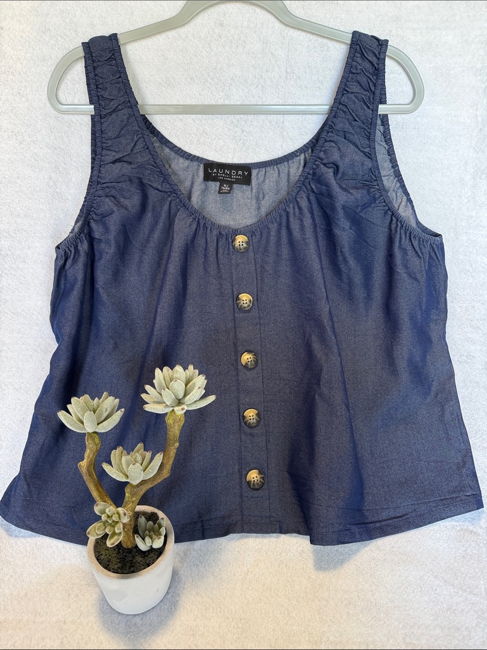 Laundry by Shelli Segal crop faux button down denim sleeveless top